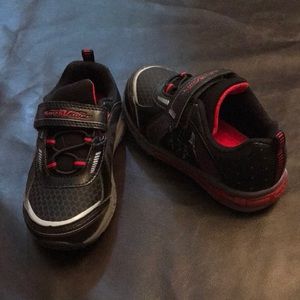 Little boys size 10 Star Wars light up shoes